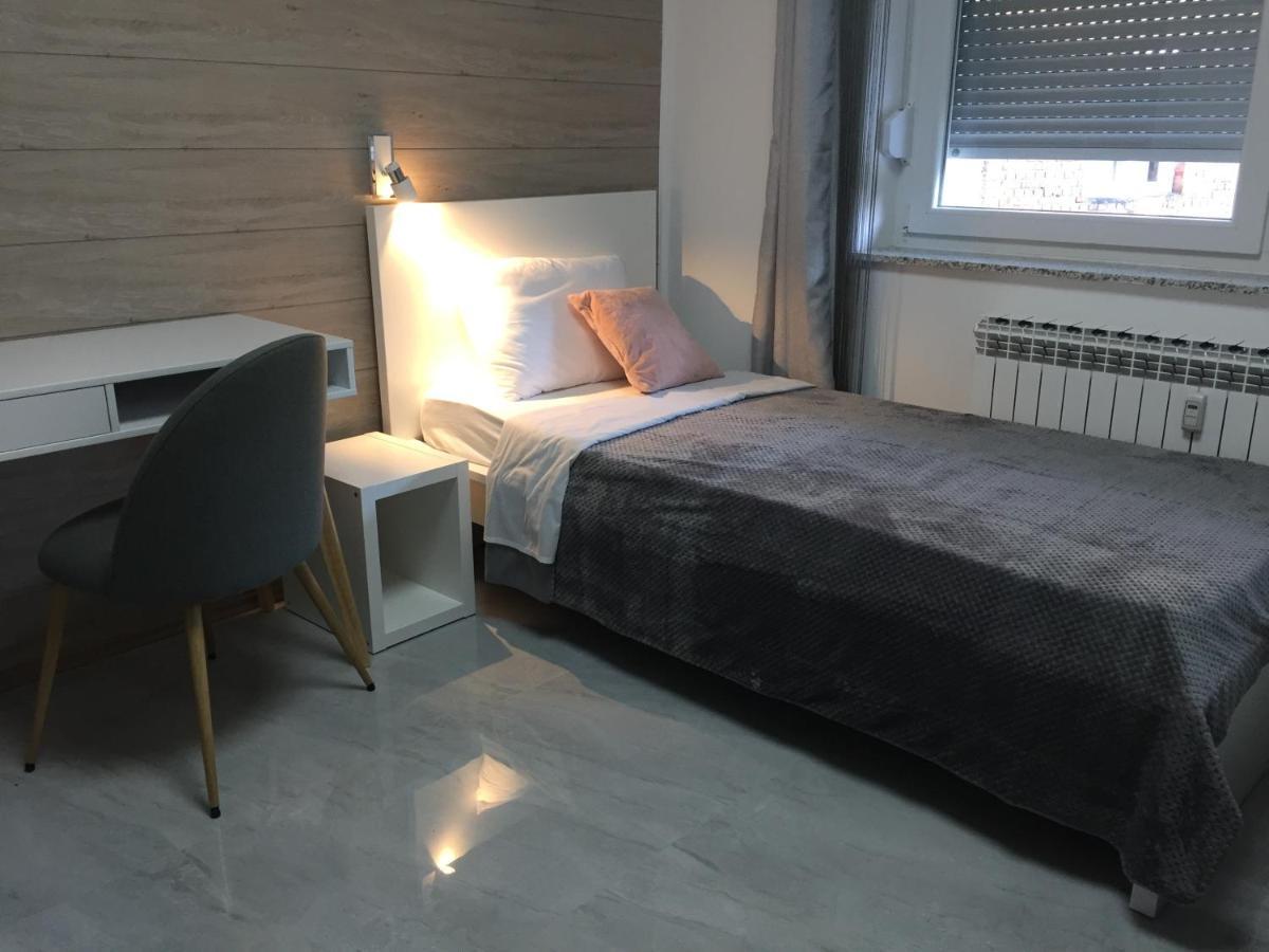 Apartman Sonas 2 With Free Private Parking Károlyváros Kültér fotó