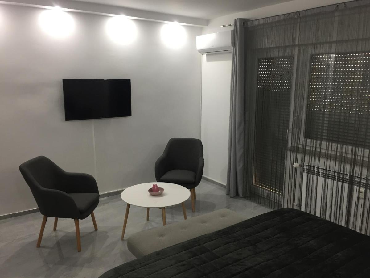 Apartman Sonas 2 With Free Private Parking Károlyváros Kültér fotó