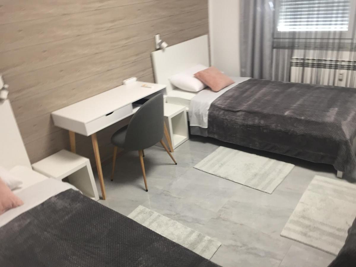 Apartman Sonas 2 With Free Private Parking Károlyváros Kültér fotó